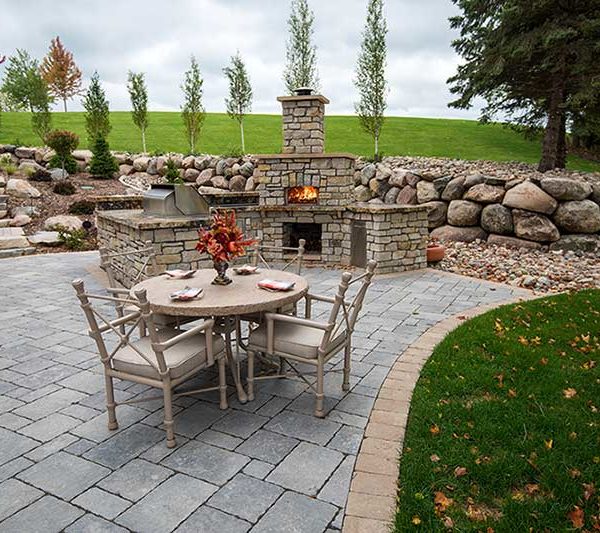 outdoor-fireplaces